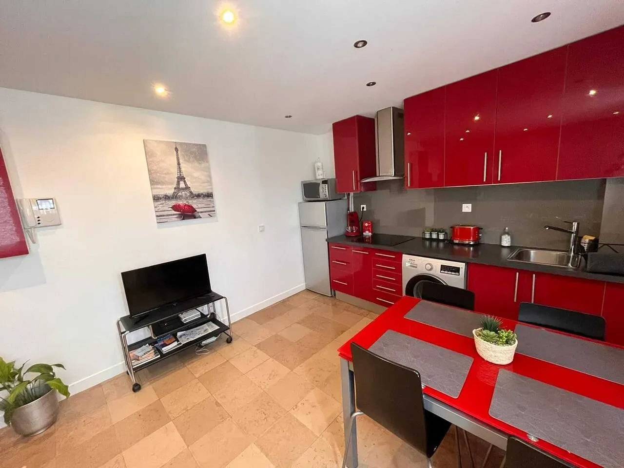 Appartement entier, Appartement moderne à Aubervilliers - 45 m² - Parking payant in Aubervilliers, Seine-Saint-Denis