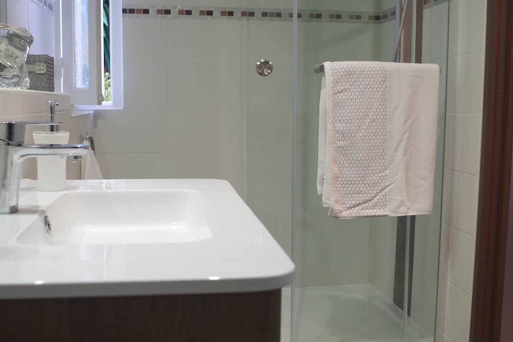 Appartement entier, A louer studio entre mer et montagne in Taglio-Isolaccio, Arrondissement de Corte