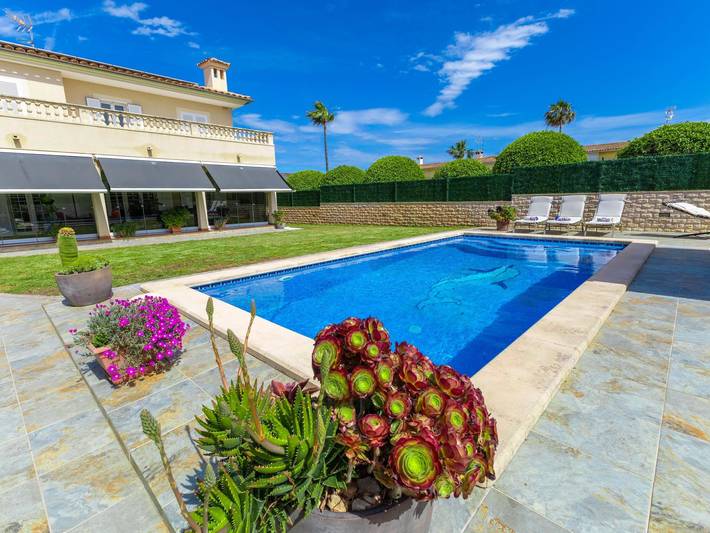 Apartamento para 6 personas, con Balcón/Terraza además de Jardín y Piscina en Sa Coma