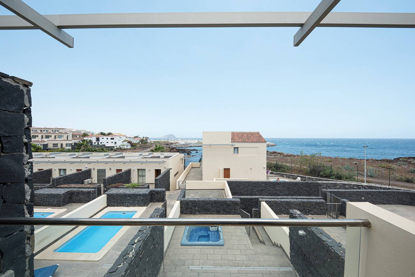 Villa ‘Sun Bay Villas 4’ mit Meerblick, Terrasse und Whirlpool in Las Adelfas, Amarilla Golf