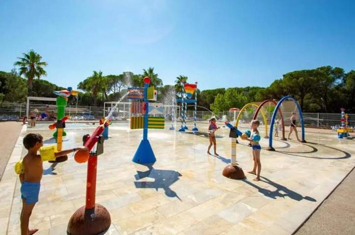 Camping pour 8 personnes, avec piscine ainsi que jacuzzi et jardin, animaux acceptés à Puget-sur-Argens - 3