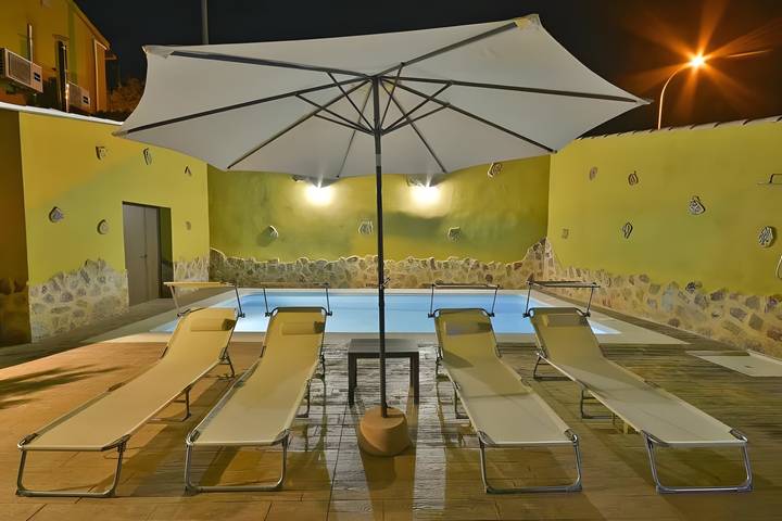 Casa rural para 10 personas, con jardín - 1