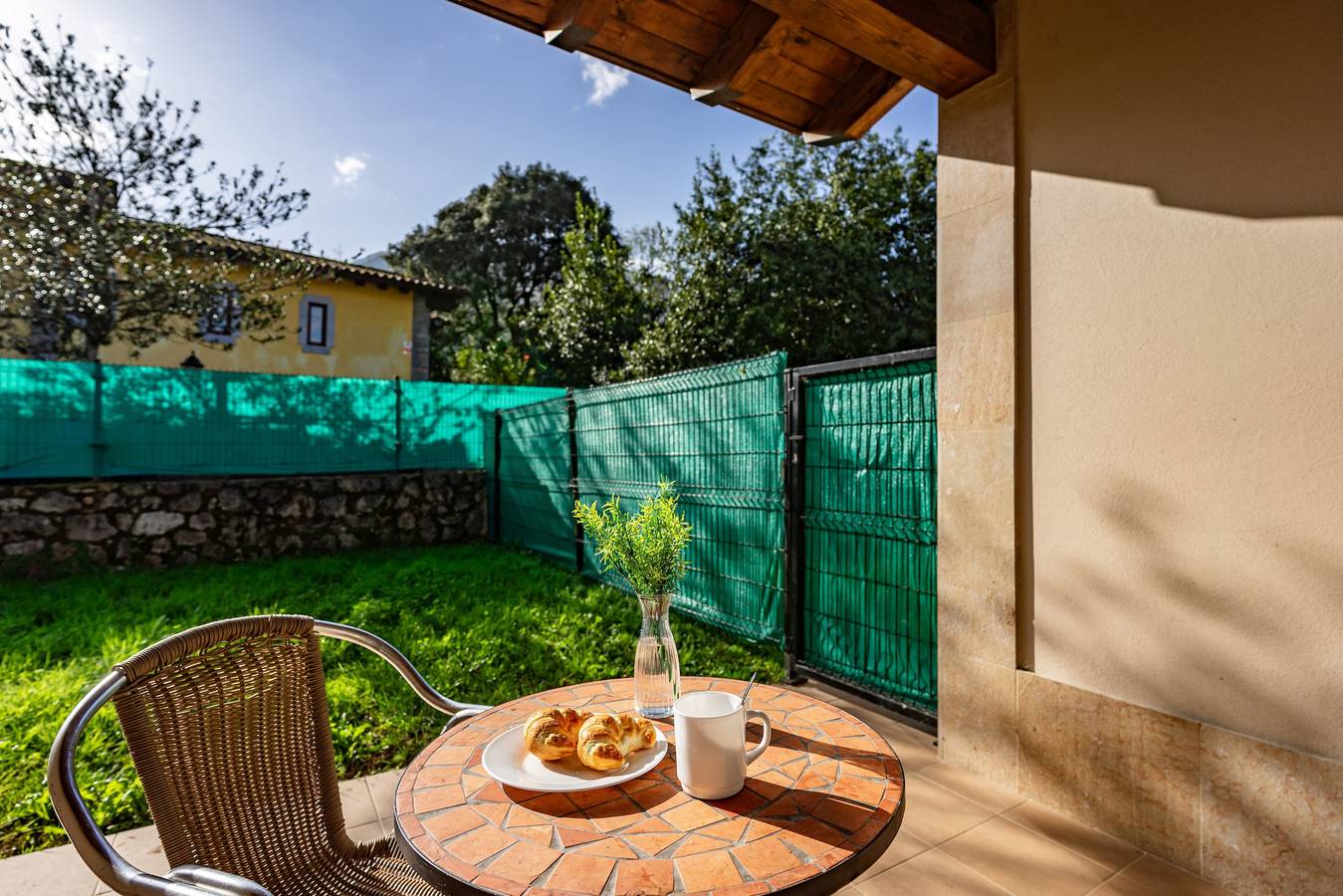 Appartement entier, Appartement '2 Jardin 2 - El Sablon' avec vue sur montagne, terrasse privée et jardin privé in Llanes, Côte Cantabrique