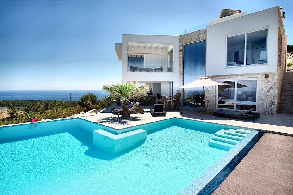Luxurious new villa with spectacular sea views in Cala Ratjada, Capdepera