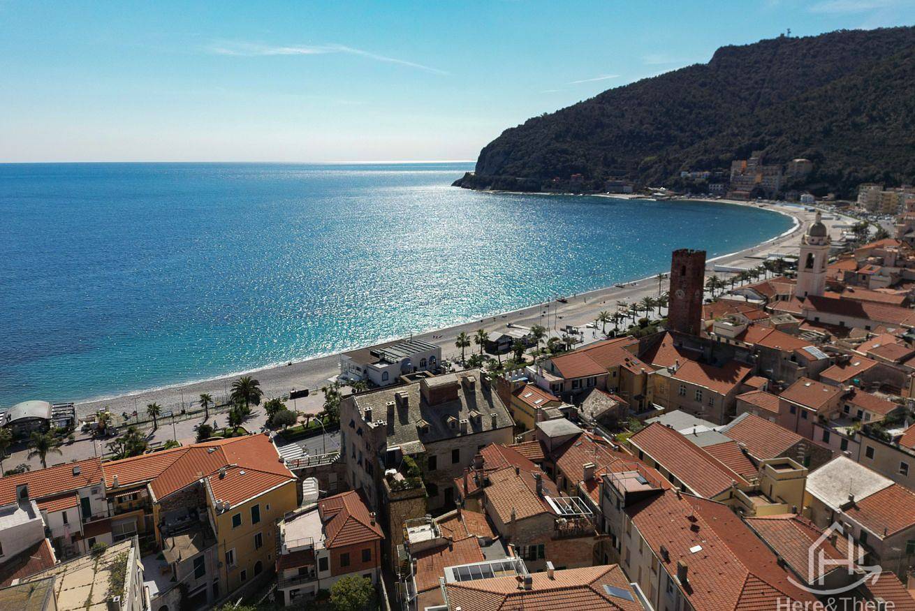 Appartamento intero, [Noli Bay & Hills] Mare 8 min • Parcheggio Gratis in Noli, Riviera di Ponente