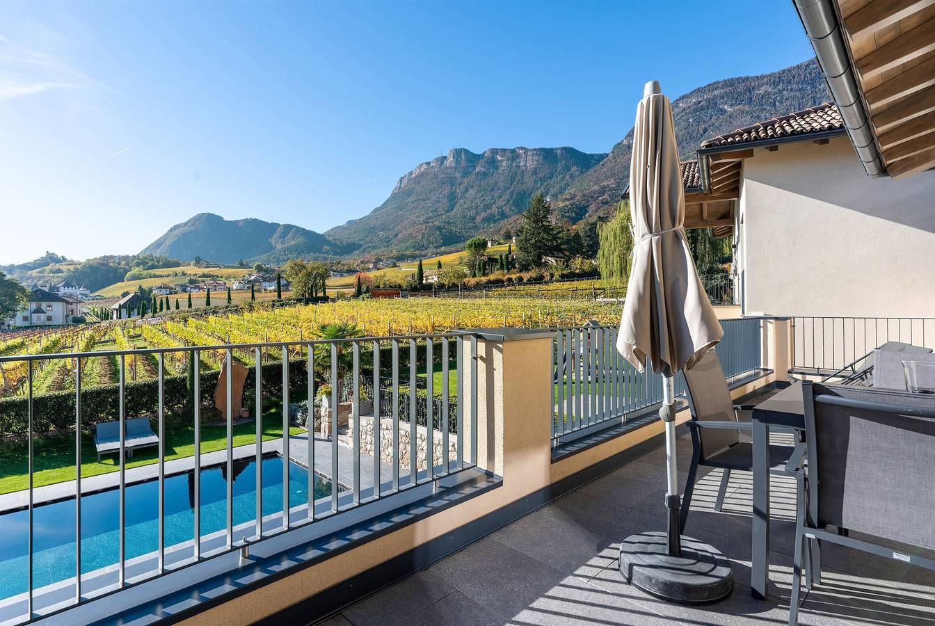 Ganze Wohnung, Apartment Weingut Gasshof Heindl mit Bergblick, Pool und Sauna in Berg (Eppan), Eppan an der Weinstraße
