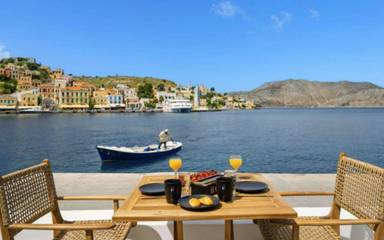 Location de vacances pour 2 personnes, avec terrasse et vue sur l’océan dans Symi