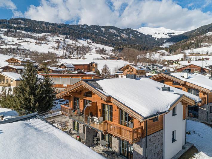 Ferienhaus für 10 Personen, mit Balkon und Terrasse sowie Garten und Sauna in Piesendorf