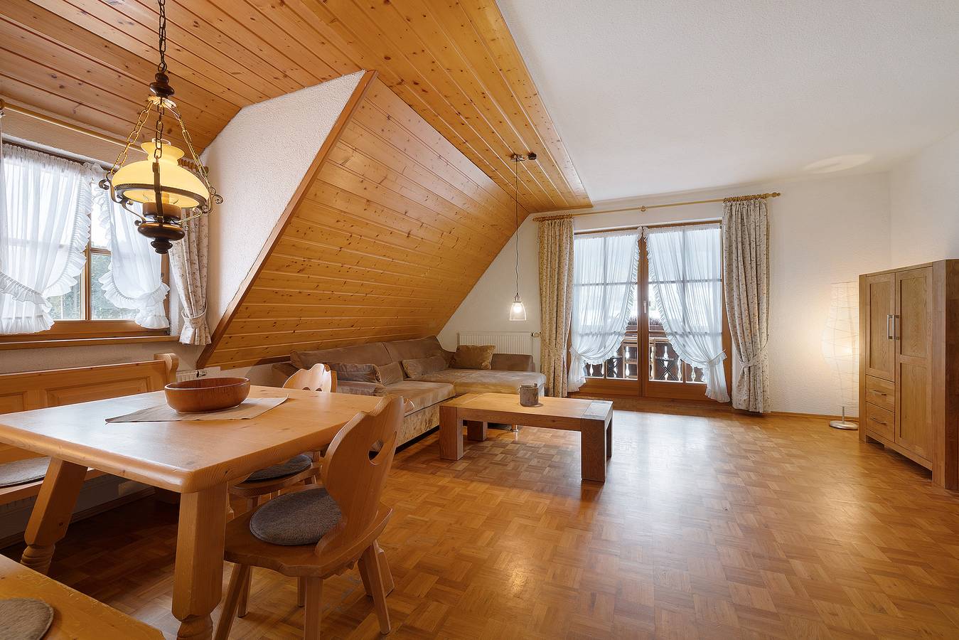 Ganze Wohnung, Ferienwohnung '8 - Flößerstuben' mit Bergblick, Gemeinschaftsterrasse und Wi-Fi in Alpirsbach, Kinzigtal