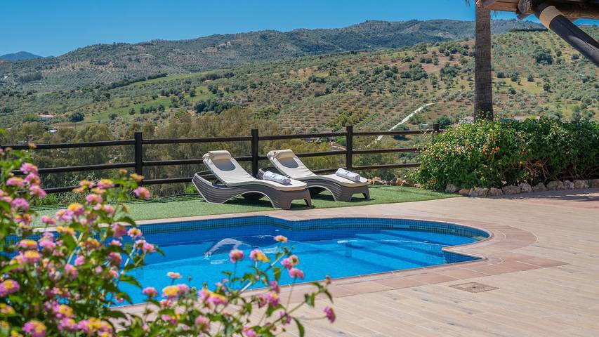 Chalet para 10 personas, con balcón/terraza y piscina, Se admiten mascotas en Sierra de las Nieves - 3