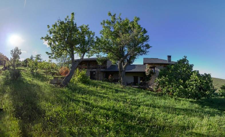 Casa rural para 10 personas, con terraza además de vistas al lago y vistas, Se admiten mascotas en El Bierzo - 4