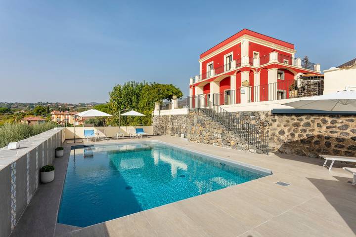 Villa per 12 persone, con Balcone e Idromassaggio nonché Giardino a Aci Sant'Antonio