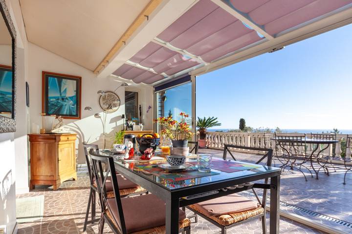 Location de vacances pour 2 personnes, avec jardin à Sausset-les-Pins