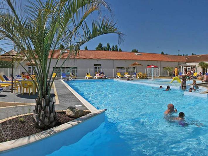 Camping pour 4 personnes, avec Bassin pour enfant et Sauna à La Tranche-sur-Mer