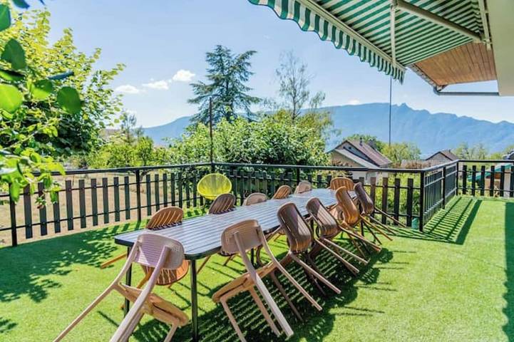 Gîte pour 14 personnes, avec jardin