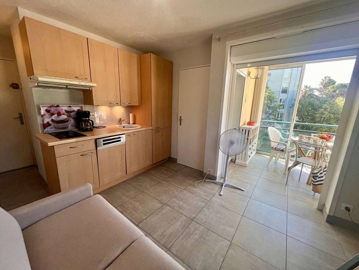 Appartement entier, Appartement T2 à Cavalaire, proche plage pour 4 pers, ascenseur inclus in Cavalaire-sur-Mer, Parc national de Port-Cros