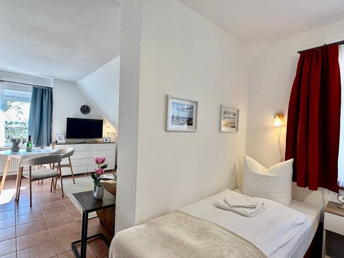 Ganze Wohnung, Ferienwohnung 5 – Studio und Meerblick in Strand Kleinhagen, Mönchgut