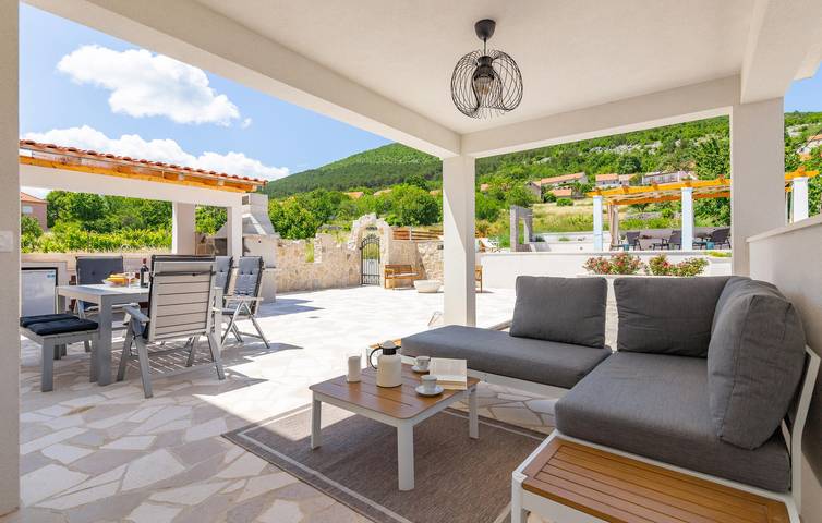 Reizende 22 m² große Wohnung mit Pool, WLAN und Terrasse in Svib, Makarska Riviera