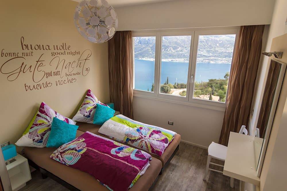 Bungalow zur alleinigen Verfügung mit freien Seeblick und Pool-Mitbenutzung in Bassanega, Tremosine