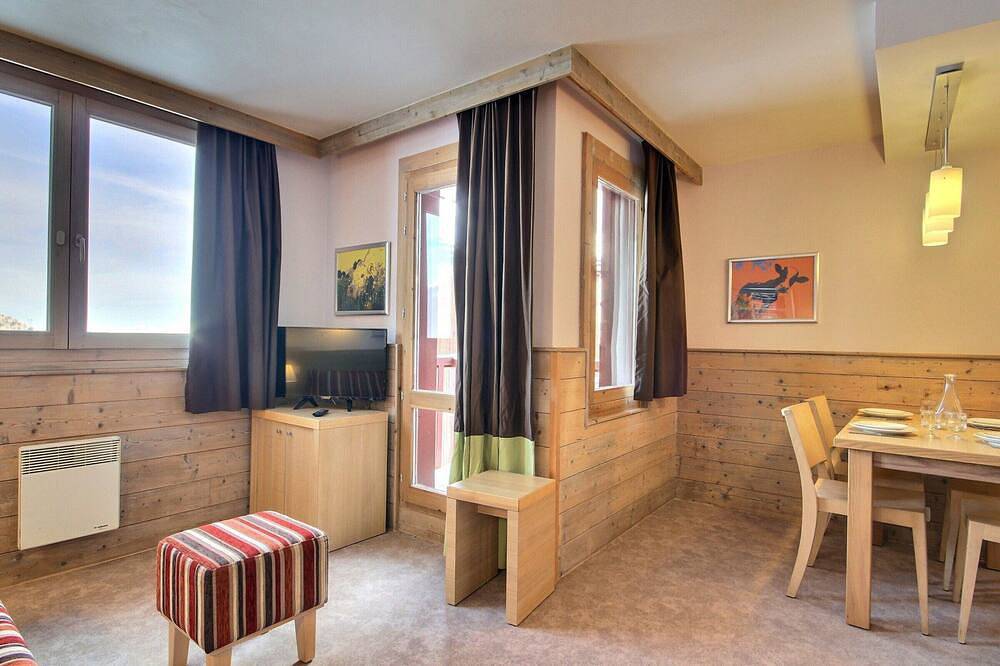 Ganze Wohnung, Geräumige 2-Zimmer-Wohnung mit Balkon, in der Nähe von Pisten und Geschäften in Belle Plagne, La Plagne-Tarentaise