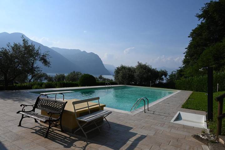 Gîte pour 4 personnes, avec piscine et vue sur le lac ainsi que jardin et vue à Monte Isola - 4