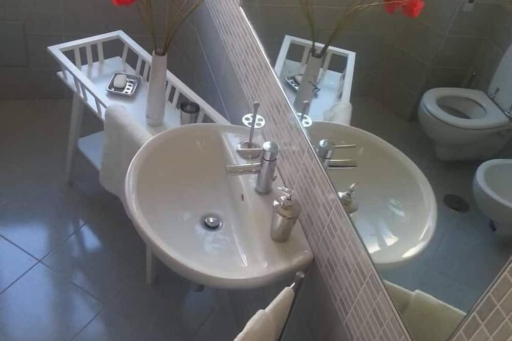 Apartamento entero, Piso / apartamento - Roma in Ostia, Roma