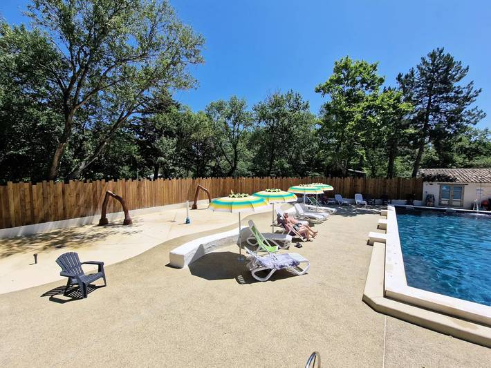 Camping pour 4 personnes, avec piscine, animaux acceptés dans la Région de nyons - 2