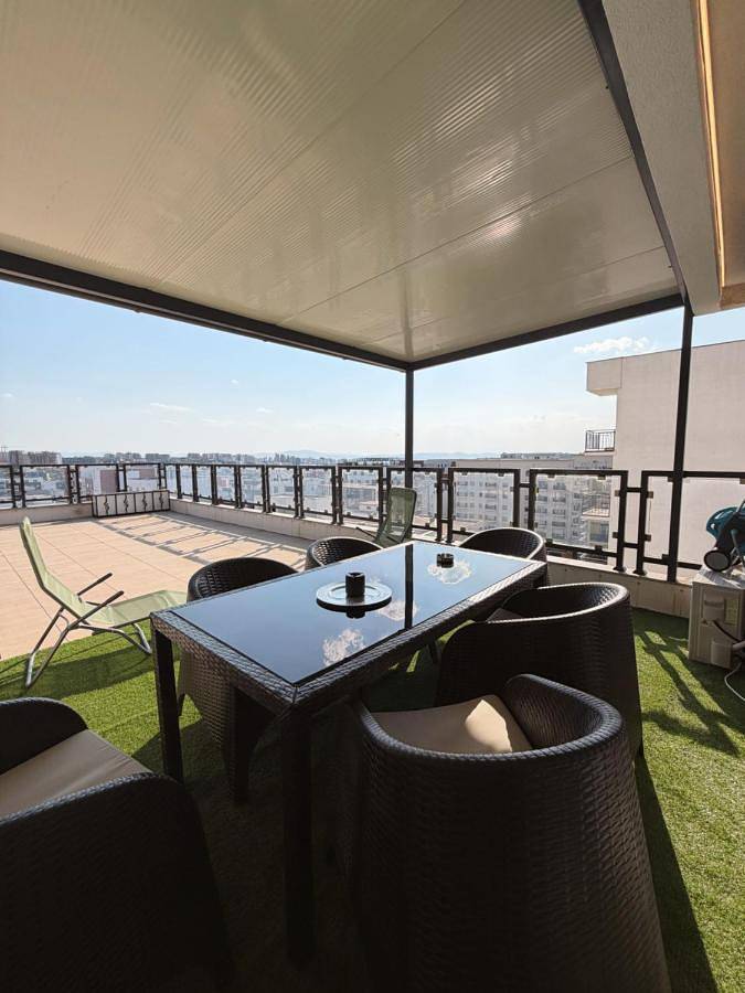 Ferienwohnung für 6 Personen, mit Balkon und Terrasse sowie Ausblick in Kosovo