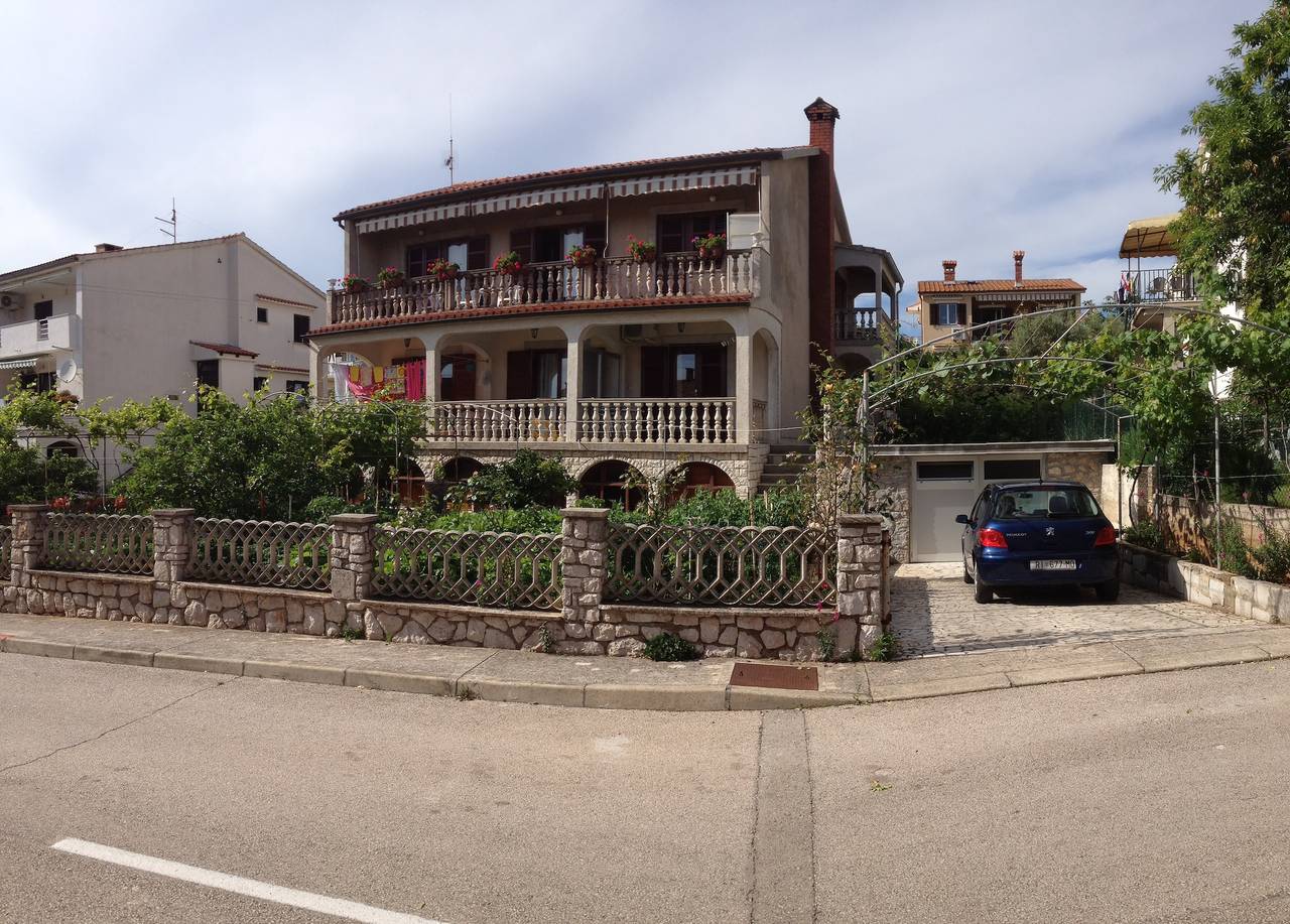 Ganze Wohnung, 2-Zimmer-Ferienwohnung mit Terrasse Cres A-16178-a in Cres Stadt, Cres