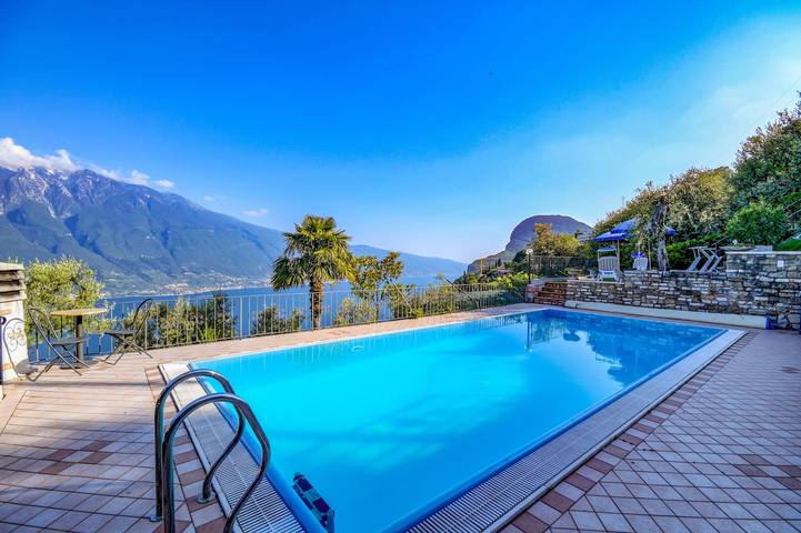 Ganze Wohnung, Charmantes Appartement 5 am Gardasee mit WLAN, Pool und Terrasse; Parkplätze vorhanden, Haustiere erlaubt in Pieve, Tremosine