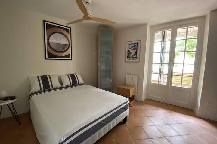 Location de vacances pour 2 personnes, avec jardin ainsi que jacuzzi et terrasse à Rochefort-du-Gard - 2