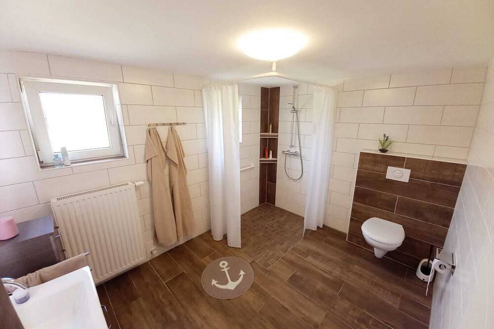 Großzügiges, gemütliches und barrierefreies Ferienhaus mit Hund in Alleinlage in Westerholt, Landkreis Wittmund