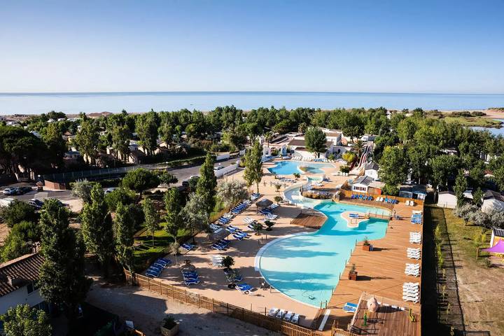 Casa rodante para 6 personas, con piscina además de sauna y terraza, Se admiten mascotas - 1