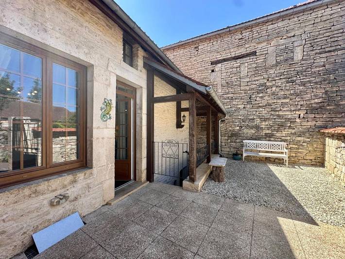 Gîte pour 6 personnes, avec jardin et terrasse, animaux acceptés dans Molesme