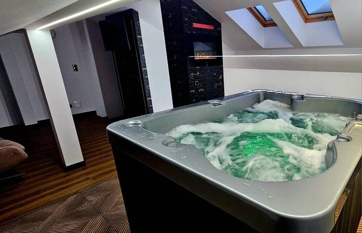 Apartament wakacyjny dla 6 osób, z Jacuzzi i Taras oraz Ogród i Widok w Lesko