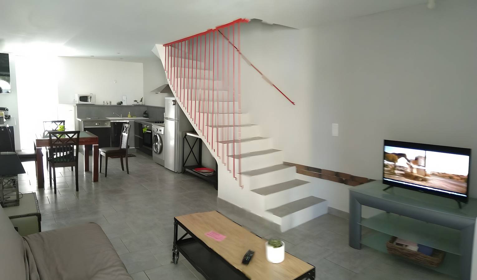 Le Gîte Du Vieux Mûrier Côté Est : jardin privé, Wi-Fi et climatisation in Saint-Jean-de-Serres, Région d'Alès