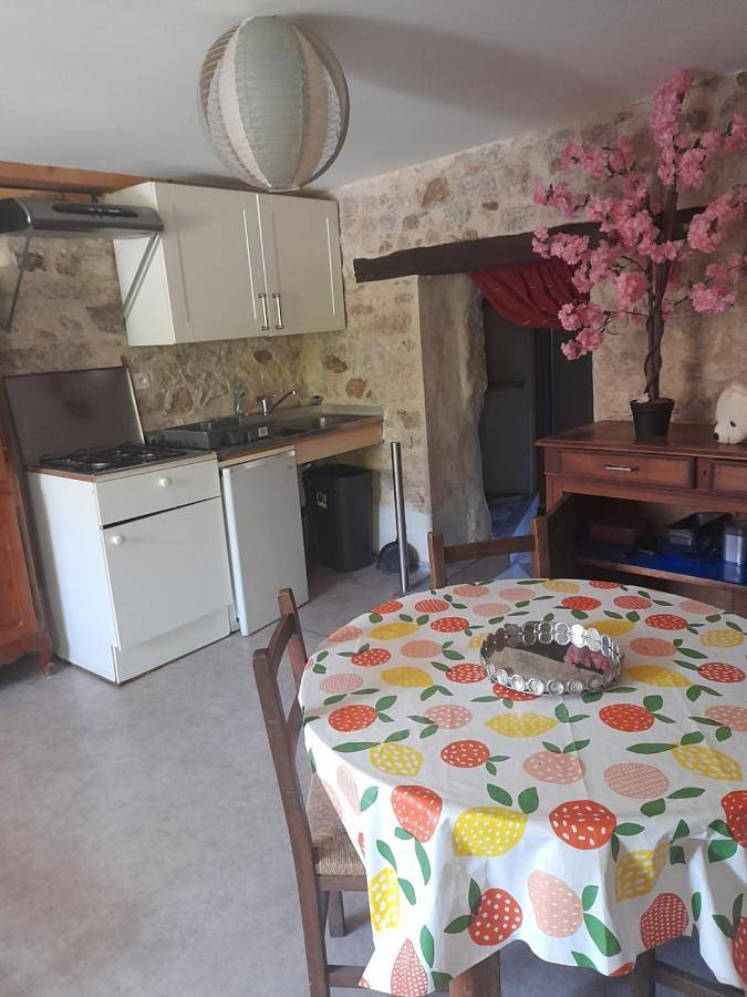 Appartement entier, Indépendant studio in a little organic farm at maisdon sur sevre 44690 france in Maisdon-sur-Sèvre, Région de Nantes