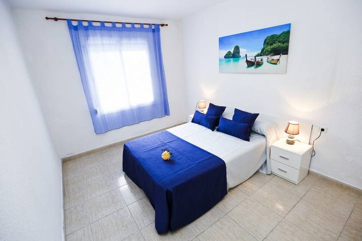 Apartamento entero, Pineda 5 con piscina comunitaria, playa a 100m in Platja de la Pineda, Costa Dorada
