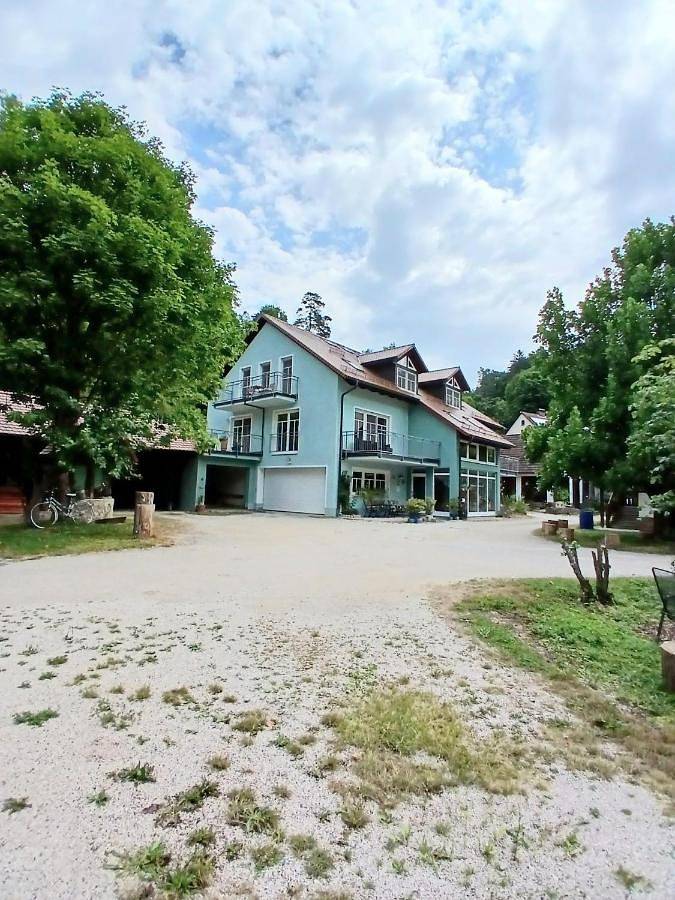 Ferienwohnung für 6 Personen, mit Balkon und Terrasse sowie Garten und Ausblick