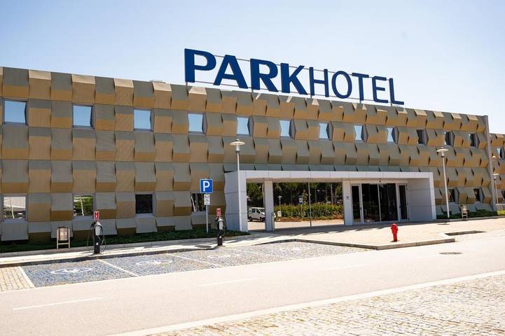 Hôtel pour 4 personnes, avec jardin à Maia - 2