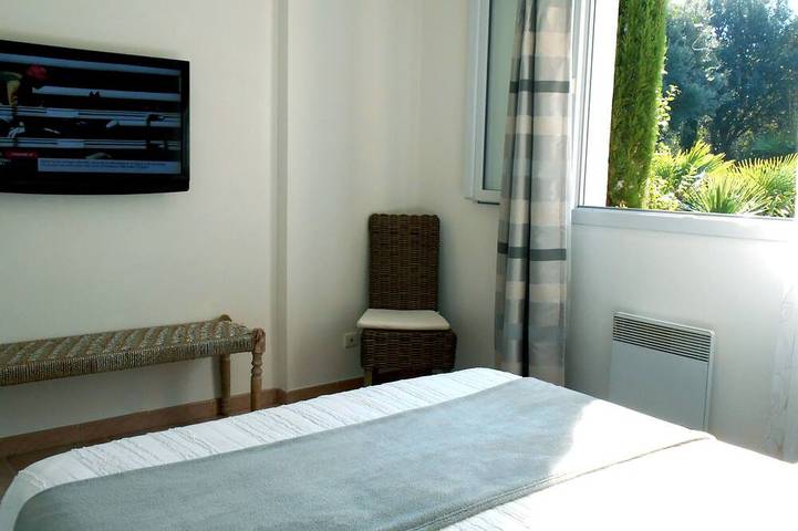 Location de vacances pour 16 personnes, avec jardin à Sussargues - 3