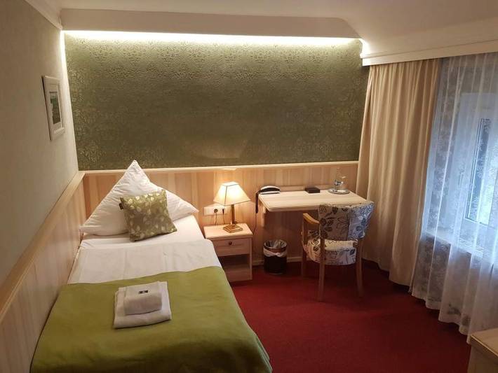 Hotel Restaurant Alter Krug - Einzelzimmer mit Dusche und Wc in Strandbad Kallinchen, Zossen