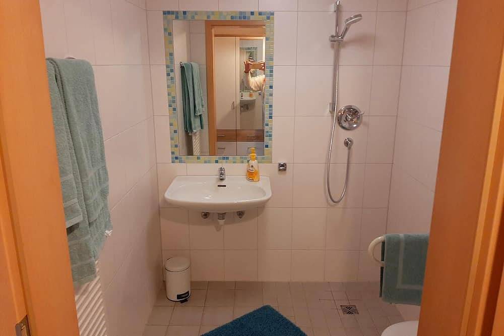 Apartamento inteiro, Cozy apartment (30 sqm) for one person with balcony in Frauenau, Baviera Oriental