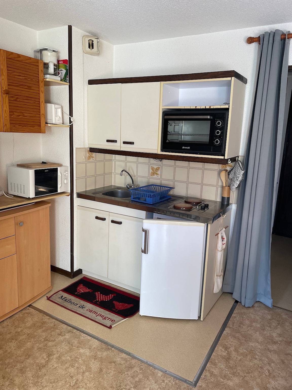 Apartamento entero, Apartamento 'Les Christalines' con vistas a la montaña y balcón in Le Lioran, Laveissière