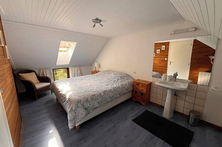 Location de vacances pour 12 personnes, avec jardin et balcon, animaux acceptés à La Chapelle-Aubareil - 3