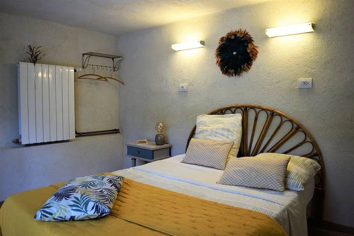 Ganze Wohnung, Spacieux Logement Indépendant Dans Propriété Verdoyante in Barjols, Brignoles Region