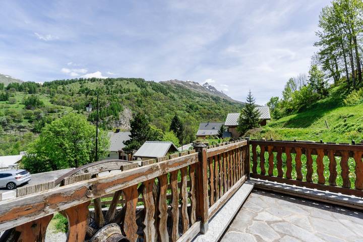 Ganze Wohnung, Ferienwohnung 'Primevère' mit Bergblick, privater Terrasse und Wlan in Valloire, Region Saint-Jean-de-Maurienne