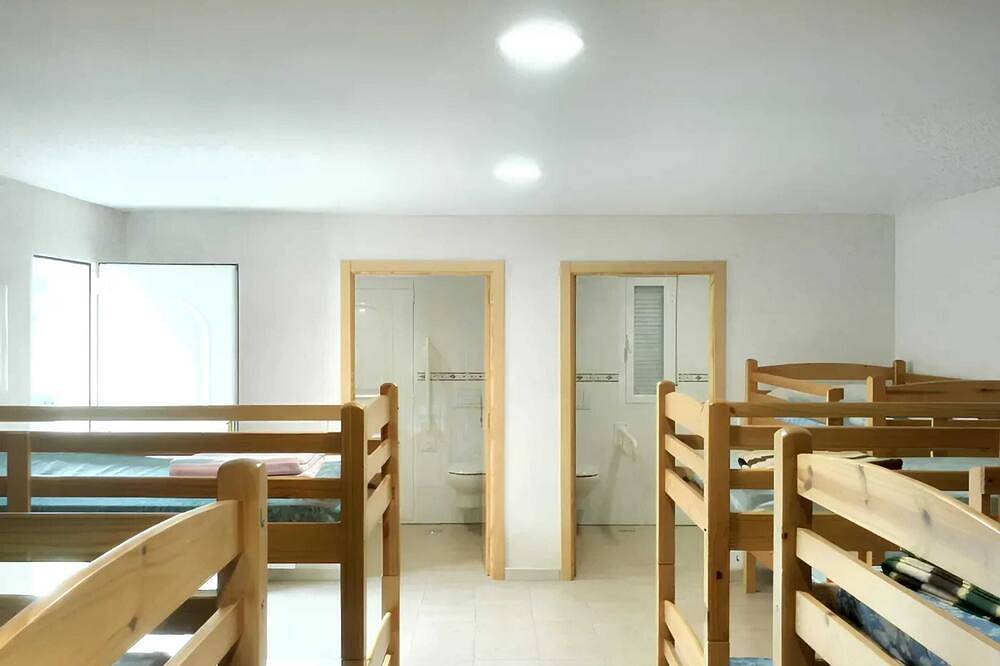Homerez - Spacious house in Navaluenga with lake view in Navaluenga, Valle del Alberche