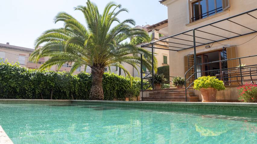 Holiday home for 9 people, with balcony and garden - 1