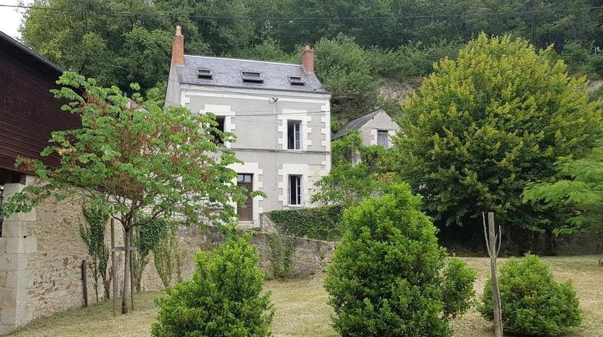Location de vacances pour 4 personnes, avec Terrasse ainsi que Jardin et Vue à Villaines-les-Rochers